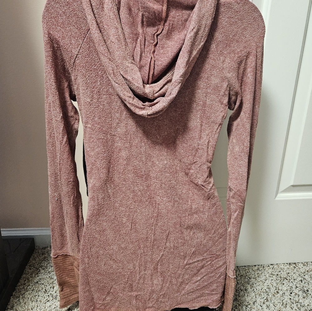 BKE Long Sleeve Distressed Top NWT - Picture 9 of 12